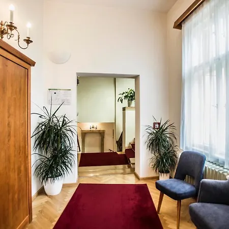 מלון Opitzuv Dum *