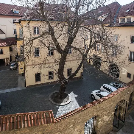 Opitzuv Dum Hotel